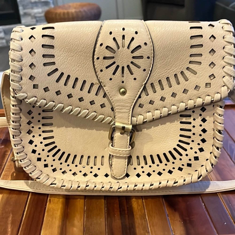 Street Level Crossbody​